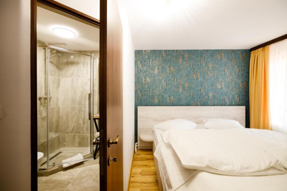 La Coltul Castelului Bran Boutique Hotel Exterior photo