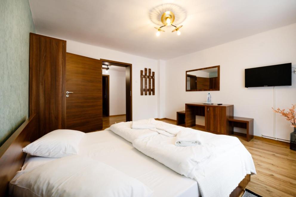 La Coltul Castelului Bran Boutique Hotel Exterior photo