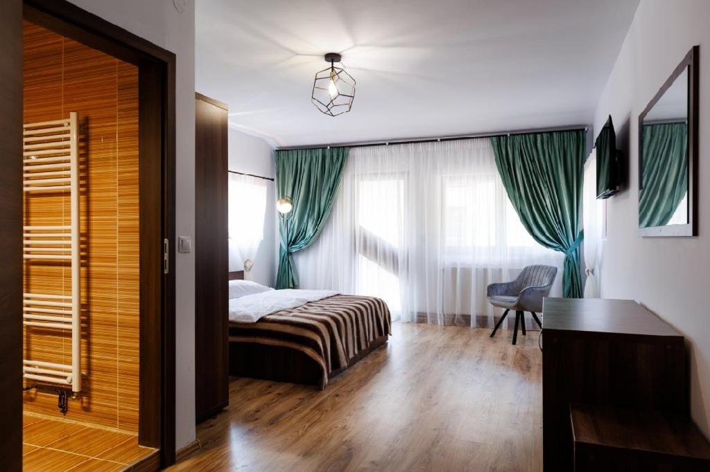 La Coltul Castelului Bran Boutique Hotel Exterior photo