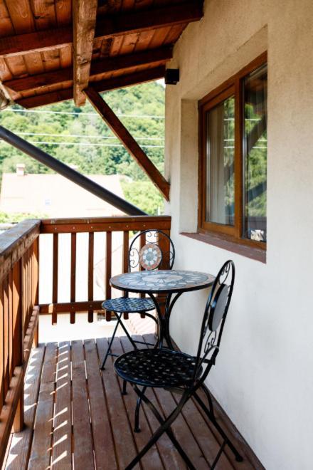 La Coltul Castelului Bran Boutique Hotel Exterior photo