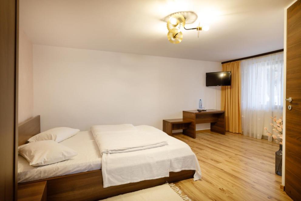 La Coltul Castelului Bran Boutique Hotel Exterior photo