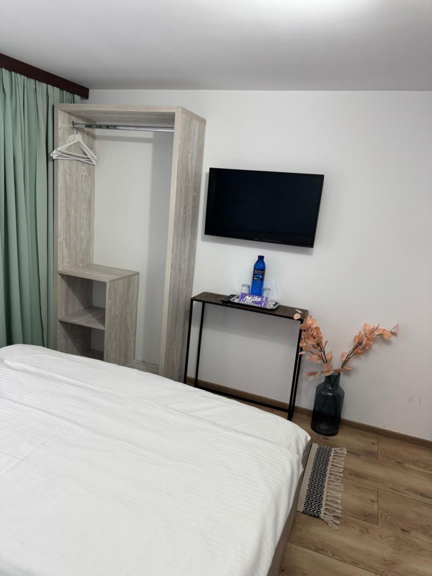 La Coltul Castelului Bran Boutique Hotel Exterior photo