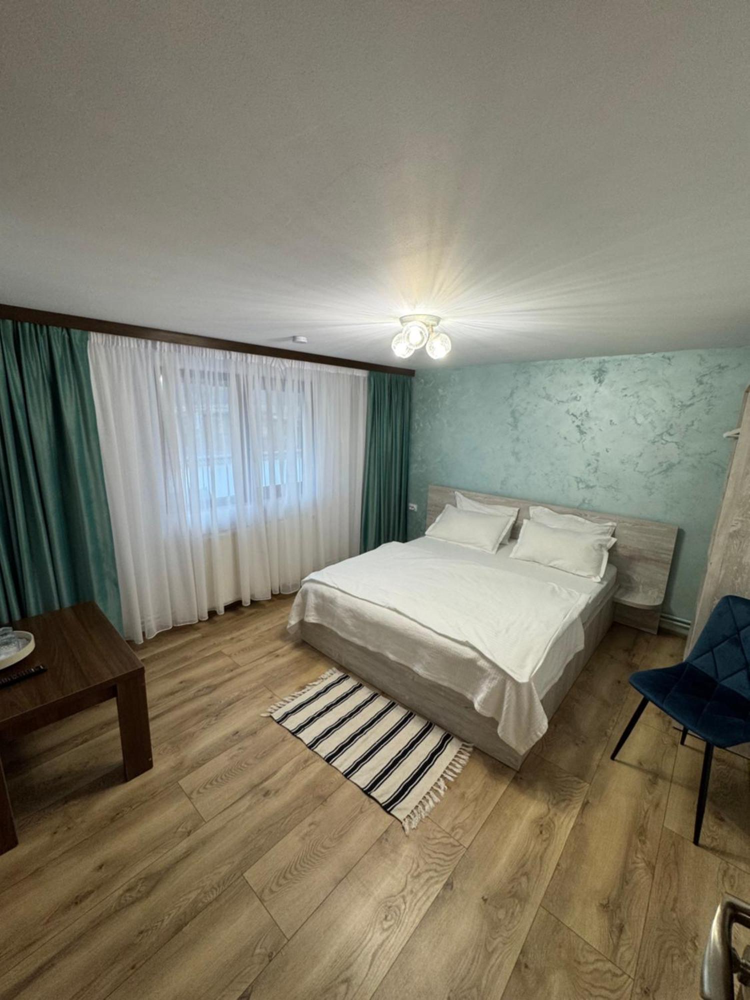 La Coltul Castelului Bran Boutique Hotel Exterior photo